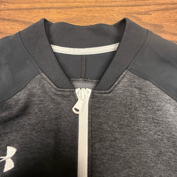 Under Armour Men's Black and Dark Gray Lightweight Track Jacket Size Small - Picture 2 of 8